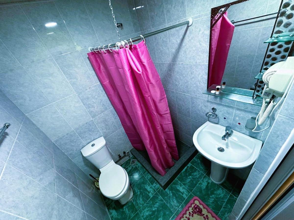 G Bakuri Hotel Batumi Bagian luar foto