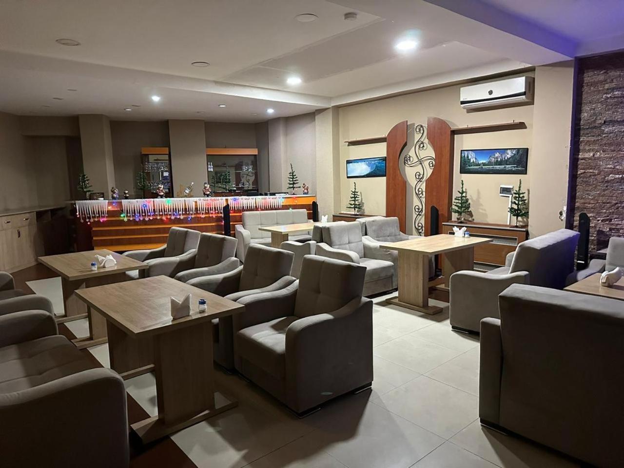 G Bakuri Hotel Batumi Bagian luar foto