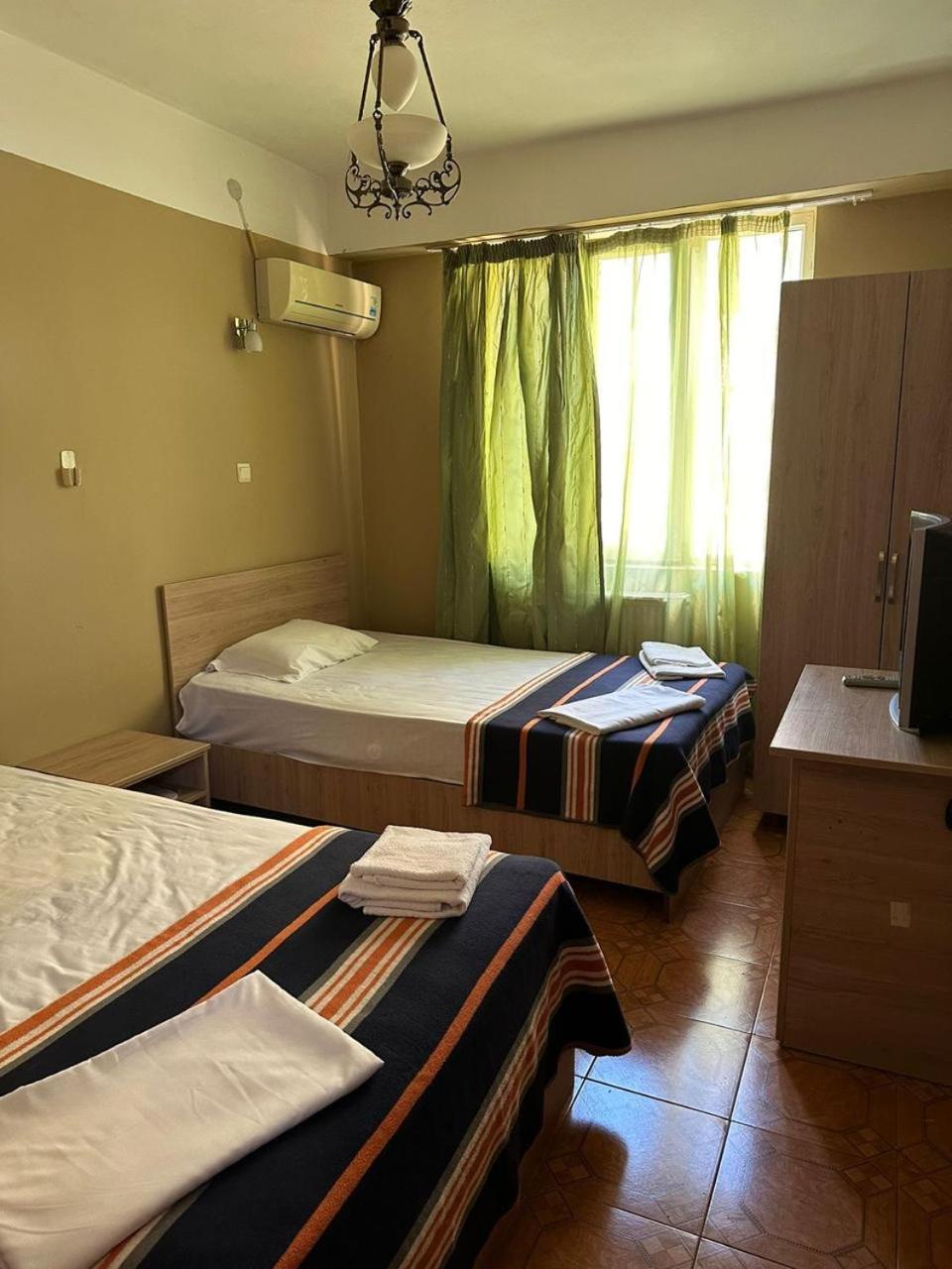 G Bakuri Hotel Batumi Bagian luar foto